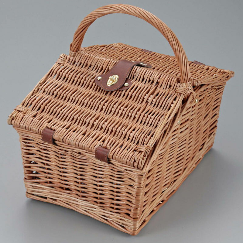 仕様／規格●本体材質：ラタン●サイズ（約）：W45×D29×T25／38cm●重量（約）：1.3kgメーカー品番UT-1002商品説明●お弁当や食器、小物など色々手軽に詰めこめるナチュラルなバスケット！特集区分●外遊び用アイテム関連ワード●キャンプ用品 ベランピング おうちキャンプ用品 バーベキュー BBQ デイキャンプ 調理 料理 冬キャンプ サマーキャンプ フェス飯関連商品●キャプテンスタッグ(CAPTAIN STAG) ピクニックバスケット トランク UT-1001ジャンル識別情報：/g1032/g204/g305/m117/※納期表示のご説明はこちら