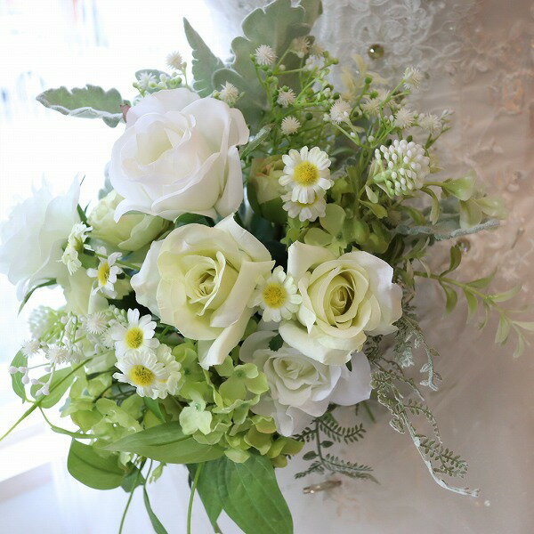 *受注制作*　ホワイトxライムグリーン　爽やかクラッチブーケ　前撮り　ロケフォト　撮影　マタフォト　ギフト　お祝い