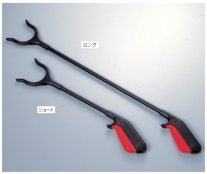 【特長】 ●先端は滑り止め用のゴム付きです。 ●掴み口は90°ごとに360°回転します。 ●ハンドルの後ろに磁石が付いていますので、スチール製小物等を吸着します。 【仕様】 ●型番：ロング ●全長：700mm ●重量：137g ●材質：シャフト／アルミニウム、ハンドル・ヘッド／PP（ポリプロピレン）