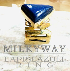 KOTODAMA RING 言霊 リング MILLKYWAY 天の川 あまのがわ ギャラクシー ラピスラズリ 三角 青 夜空 メッセージ 言葉 インスピレーション ジュエリー 指輪 大きめサイズ 大振り 天然石 真鍮 フリーサイズ お誕生日 プレゼント ギフト ゴールドカラー 金色 ハンドメイド 9月