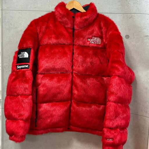 美品 シュプリーム Supreme × The North Face ノースフェイス ファーヌプシ ダウンジャケット 赤 sizeL 【69015】 美品 シュプリーム Supreme × The North Face ノースフェイス ファーヌプシ ダウンジャケット 赤 sizeL 【69015】
