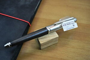 三菱　PURE　MALT oak wood premium editionピュアモルト　加圧式ボールペン