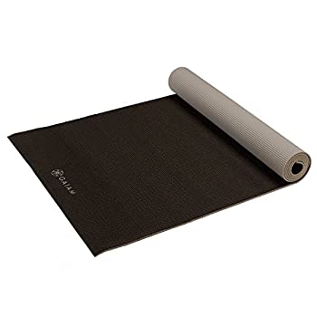 【中古】【輸入品・未使用】Gaiam プレミアムソリッド 両面ヨガマット 68-Inch x 24-Inch x 5mm パープル