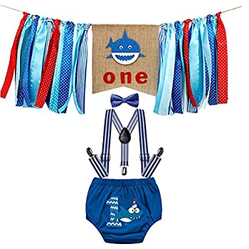 【中古】【輸入品・未使用未開封】HIHCBF ベビーシャーク 1歳の誕生日ケーキスマッシュアウトフィット ブルマー サスペンダー ボウタイ デコレーションキット付き ハイチェアバナ