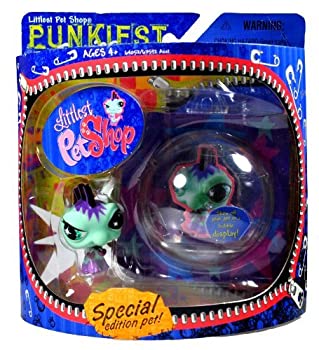 【中古】【輸入品・未使用】Hasbro Year 2007 Littlest Pet Shop Special Edition Pet PUNKIEST Series Bobble Head Pet Figure Set - Punk IGUANA with Necklace and Show-