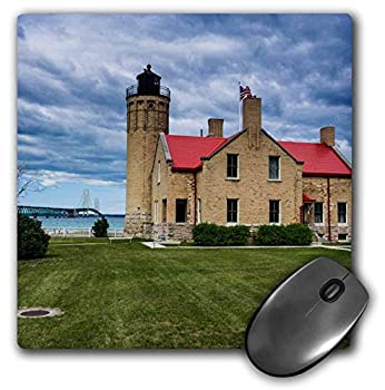 【中古】【輸入品・未使用】3dRose Mouse Pad Old Mackinac Point Lighthouse on Two Great Lakes Michigan USA 8 x 8' (mp_259523_1) [並行輸入品]