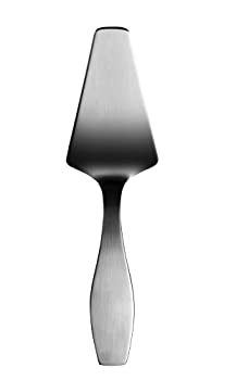 【中古】【輸入品・未使用】Iittala Collective Tools Cake Lifter by iittala【メーカー名】iittala【メーカー型番】TCC1896306【ブランド名】iittala(イッタラ)【商品説明】Iittala Collective Tools Cake Lifter by iittalaこちらは当店海外ショップで一般の方から買取した未使用品です。 通関検査の為、開封されることがございますので予めご了承くださいませ。また、外箱につぶれや汚れなどがある場合がございます。 映像作品には日本語吹き替え、日本語字幕が無い場合があり、プレーヤーによっては再生できませんので予めご了承ください。 画像はイメージ写真ですので画像の通りではないこともございます。 未使用品ですが買取した為、中古扱いとしております。日本語の説明書は付属しておりませんので予めご了承くださいませ。 輸入商品の為コンセントの形状が違う、電圧による商品の不動作などは当店では出来かねます。 当店では初期不良に限り、商品到着から7日間は返品を受付けております。 ご注文からお届けまで ご注文⇒ご注文は24時間受け付けております。 注文確認⇒当店より注文確認メールを送信いたします。 入金確認⇒決済の承認が完了した翌日より、当店海外倉庫から当店日本倉庫を経由しお届けしますので10〜30営業日程度でのお届けとなります。 ※在庫切れの場合はご連絡させて頂きます。 出荷⇒日本国内倉庫到着後、検品し異常がなければ出荷⇒配送準備が整い次第、出荷致します。配送業者、追跡番号等の詳細をメール送信致します。 ※離島、北海道、九州、沖縄は遅れる場合がございます。予めご了承下さい。 ※ご注文後、当店より確認のメールをする場合がございます。期日までにご返信が無い場合キャンセルとなりますので予めご了承くださいませ。 ※当店ではお客様とのやりとりを正確に記録する為、電話での対応はしておりません。メッセージにてご連絡くださいませ。