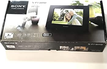 【中古】ソニー SONY デジタルフォトフレーム S-Frame C70A 7.0型 ホワイト DPF-C70A/W【メーカー名】【メーカー型番】【ブランド名】【商品説明】ソニー SONY デジタルフォトフレーム S-Frame C70A 7.0型 ホワイト DPF-C70A/W製品概要:7型 WQVGA液晶、LEDバックライト搭載のフォトフレーム。省電力(1カ月の電気代約25円)も実現。 映像商品などにimportと記載のある商品に関してはご使用中の機種では使用できないこともございますので予めご確認の上お買い求めください。 付属品については商品タイトルに記載がない場合がありますので、ご不明な場合はメッセージにてお問い合わせください。 画像はイメージ写真ですので画像の通りではないこともございます。ビデオデッキ、各プレーヤーなどリモコンなど付属してない場合もございます。 限定版の付属品、ダウンロードコードなどは無い場合もございます。 中古品の場合、基本的に説明書・外箱・ドライバーインストール用のCD-ROMはついておりません。 当店では初期不良に限り、商品到着から7日間は返品を受付けております。 ご注文からお届けまで ご注文⇒ご注文は24時間受け付けております。 注文確認⇒当店より注文確認メールを送信いたします。 入金確認⇒決済の承認が完了した翌日より、お届けまで3営業日〜10営業日前後とお考え下さい。 ※在庫切れの場合はご連絡させて頂きます。 出荷⇒配送準備が整い次第、出荷致します。配送業者、追跡番号等の詳細をメール送信致します。 ※離島、北海道、九州、沖縄は遅れる場合がございます。予めご了承下さい。 ※ご注文後、当店より確認のメールをする場合がございます。期日までにご返信が無い場合キャンセルとなりますので予めご了承くださいませ。 ※当店ではお客様とのやりとりを正確に記録する為、電話での対応はしておりません。メッセージにてご連絡くださいませ。