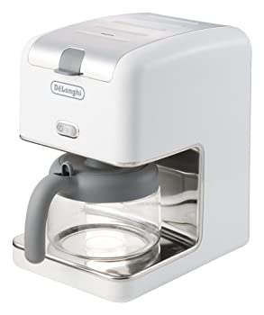 【中古】【未使用】デロンギ ブラン ドリップコーヒーメーカー ホワイト 【6杯用】 CM300J-WH【メーカー名】DeLonghi(デロンギ)【メーカー型番】CM300J-WH【ブランド名】DeLonghi(デロンギ)【商品説明】デロンギ ブラン ドリップコーヒーメーカー ホワイト 【6杯用】 CM300J-WH映像商品などにimportと記載のある商品に関してはご使用中の機種では使用できないこともございますので予めご確認の上お買い求めください。 品については商品タイトルに記載がない場合がありますので、ご不明な場合はメッセージにてお問い合わせください。 画像はイメージ写真ですので画像の通りではないこともございます。ビデオデッキ、各プレーヤーなどリモコンなどしてない場合もございます。 記載があっても限定版の品、特典、ダウンロードコードなどは無い場合もございます。 中古品の場合、基本的に説明書・外箱・ドライバーインストール用のCD-ROMはついておりません。 当店では初期不良に限り、商品到着から7日間は返品を受付けております。 ご注文からお届けまで ご注文⇒ご注文は24時間受け付けております。 注文確認⇒当店より注文確認メールを送信いたします。 入金確認⇒決済の承認が完了した翌日より、お届けまで3営業日〜10営業日前後とお考え下さい。 ※在庫切れの場合はご連絡させて頂きます。 出荷⇒配送準備が整い次第、出荷致します。配送業者、追跡番号等の詳細をメール送信致します。 ※離島、北海道、九州、沖縄は遅れる場合がございます。予めご了承下さい。 ※ご注文後、当店より確認のメールをする場合がございます。期日までにご返信が無い場合キャンセルとなりますので予めご了承くださいませ。 ※当店ではお客様とのやりとりを正確に記録する為、電話での対応はしておりません。メッセージにてご連絡くださいませ。