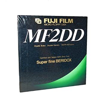 【中古】富士フイルム MF2DD ワープロ用 3.5インチ 2DD フロッピーディスク 1枚 アンフォーマット MF2DD【メーカー名】富士写真フィルム【メーカー型番】MF2DDA 1【ブランド名】富士フイルム【商品説明】富士フイルム MF2DD ワープロ用 3.5インチ 2DD フロッピーディスク 1枚 アンフォーマット MF2DD映像商品などにimportと記載のある商品に関してはご使用中の機種では使用できないこともございますので予めご確認の上お買い求めください。 付属品については商品タイトルに記載がない場合がありますので、ご不明な場合はメッセージにてお問い合わせください。 画像はイメージ写真ですので画像の通りではないこともございます。また、中古品の場合、中古という特性上、使用に影響の無い程度の使用感、経年劣化、キズや汚れがある場合がございますのでご了承の上お買い求めくださいませ。ビデオデッキ、各プレーヤーなどリモコンなど付属してない場合もございます。 中古品は商品名に『初回』『限定』『○○付き』等の記載があっても付属品、特典、ダウンロードコードなどは無い場合もございます。 中古品の場合、基本的に説明書・外箱・ドライバーインストール用のCD-ROMはついておりません。 当店では初期不良に限り、商品到着から7日間は返品を受付けております。 ご注文からお届けまで ご注文⇒ご注文は24時間受け付けております。 注文確認⇒当店より注文確認メールを送信いたします。 入金確認⇒決済の承認が完了した翌日より、お届けまで3営業日〜10営業日前後とお考え下さい。 ※在庫切れの場合はご連絡させて頂きます。 出荷⇒配送準備が整い次第、出荷致します。配送業者、追跡番号等の詳細をメール送信致します。 ※離島、北海道、九州、沖縄は遅れる場合がございます。予めご了承下さい。 ※ご注文後、当店より確認のメールをする場合がございます。期日までにご返信が無い場合キャンセルとなりますので予めご了承くださいませ。 ※当店ではお客様とのやりとりを正確に記録する為、電話での対応はしておりません。メッセージにてご連絡くださいませ。