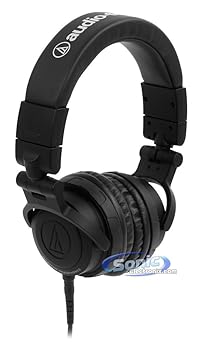 【中古】audio-technica 密閉型DJモニターヘッドホン 着脱コードタイプ ブラック ATH-PRO500MK2 BK【メーカー名】【メーカー型番】【ブランド名】Audio Technica(オーディオテクニカ) モニターヘッドホン 【商品説明】audio-technica 密閉型DJモニターヘッドホン 着脱コードタイプ ブラック ATH-PRO500MK2 BK当店ではレコード盤には商品タイトルに［レコード］と表記しております。表記がない物はすべてCDですのでご注意ください。当店では初期不良に限り、商品到着から7日間は返品を 受付けております。お問い合わせ・メールにて不具合詳細をご連絡ください。他モールとの併売品の為、完売の際はキャンセルご連絡させて頂きます。中古品の商品タイトルに「限定」「初回」「保証」「DLコード」などの表記がありましても、特典・付属品・帯・保証等は付いておりません。電子辞書、コンパクトオーディオプレーヤー等のイヤホンは写真にありましても衛生上、基本お付けしておりません。※未使用品は除く品名に【import】【輸入】【北米】【海外】等の国内商品でないと把握できる表記商品について国内のDVDプレイヤー、ゲーム機で稼働しない場合がございます。予めご了承の上、購入ください。掲載と付属品が異なる場合は確認のご連絡をさせて頂きます。ご注文からお届けまで1、ご注文⇒ご注文は24時間受け付けております。2、注文確認⇒ご注文後、当店から注文確認メールを送信します。3、お届けまで3〜10営業日程度とお考えください。輸入商品は10営業日から30営業日前後でのお届けとなります。4、入金確認⇒前払い決済をご選択の場合、ご入金確認後、配送手配を致します。5、出荷⇒配送準備が整い次第、出荷致します。配送業者、追跡番号等の詳細をメール送信致します。6、到着⇒出荷後、1〜3日後に商品が到着します。　※離島、北海道、九州、沖縄は遅れる場合がございます。予めご了承下さい。お電話でのお問合せは少人数で運営の為受け付けておりませんので、お問い合わせ・メールにてお願い致します。★お客様都合によるご注文後のキャンセル・返品はお受けしておりませんのでご了承ください。0