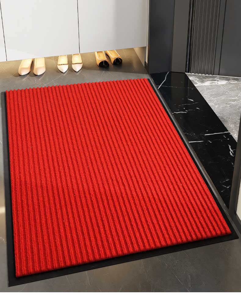 商品名玄関マットカラーグレー/レッド【素材】表面：ポリプロピレン100%(裏地：PVC)【機能】吸水性、スリップ防止、除塵性、泥とほこりを落とす、耐腐食性、しわになりにくい用途：屋外、屋内、業務用、家庭用、店舗、玄関、エレベーター、ロビー、その他サイズ40*60cm50*80cm60*90cm80*120cm90*150cm注意事項当店でご購入された商品は、原則として、「個人輸入」としての取り扱いになり、中国からお客様のもとへ直送されます。国外から配送される商品は、通関時に関税輸入消費税が課税される可能性があります。課税額はご注文時には確定しておらず、通関時に確定しますので、商品の受け取り時に着払いでお支払いください。詳細はこちらご確認下さい。個人輸入される商品は、全てご注文者自身の「個人使用個人消費」が前提となりますので、ご注文された商品を第三者へ譲渡転売することは法律で禁止されております。一部商品は国内の提携先倉庫から配送されます。国内配送の商品は国内でのお買い物と同じく消費税が発生いたします。関税はかかりません。＊色がある場合、モニターの発色の具合によって実際のものと色が異なる場合がある。