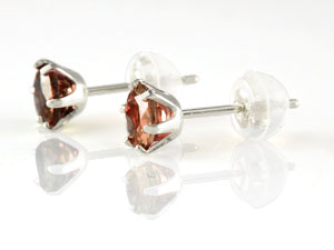 新版 プラチナ ピアス メンズ ガーネット ピアス 1月誕生石 スタッドピアス 大粒 天然石 男性用 宝石 赤い宝石 送料無料 日本最大級 Krplas Net