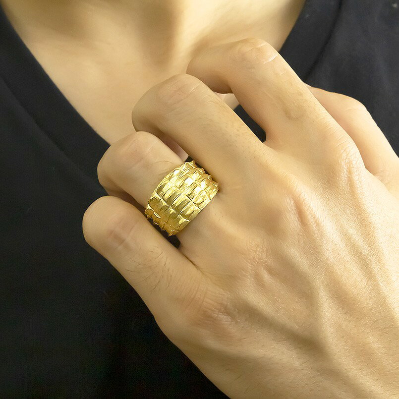 ジュエリー工房アトラスの【10%OFFクーポンセール】 18金 リング k18 ゴールド 18k 指輪 イエローゴールドk18 太め クロコダイル ピンキーリング ワニ つや消し 幅広 地金 ユニセックス｜アングル2