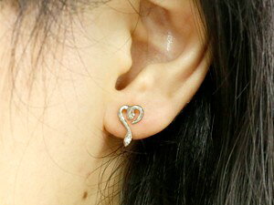 ピアス プラチナ 蛇 スネーク ハート ヘビ スタッドピアス ダイヤモンド 宝石 ユニセックスの商品画像 3