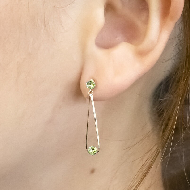 ジュエリー工房アトラスのボディピアス 18金 ピアス 18k キャッチのいらないピアス キャッチなし つけっぱなし ペア 選べる天然石 ティアドロップイエローゴールドk18 キャッチナッシャー スイングタイプ 揺れる 女性 人気 シンプル ジュエリー ギフト 両耳用 可愛い 可憐｜アングル2