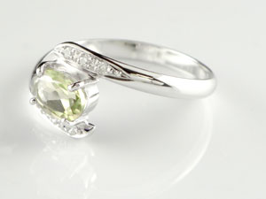 プラチナ ダイヤモンド リング ピンキーリング ペリドット 指輪 8月誕生石 ダイヤ ストレート 宝石 送料無料 ユニセックス 男女兼用 普段使い 人気