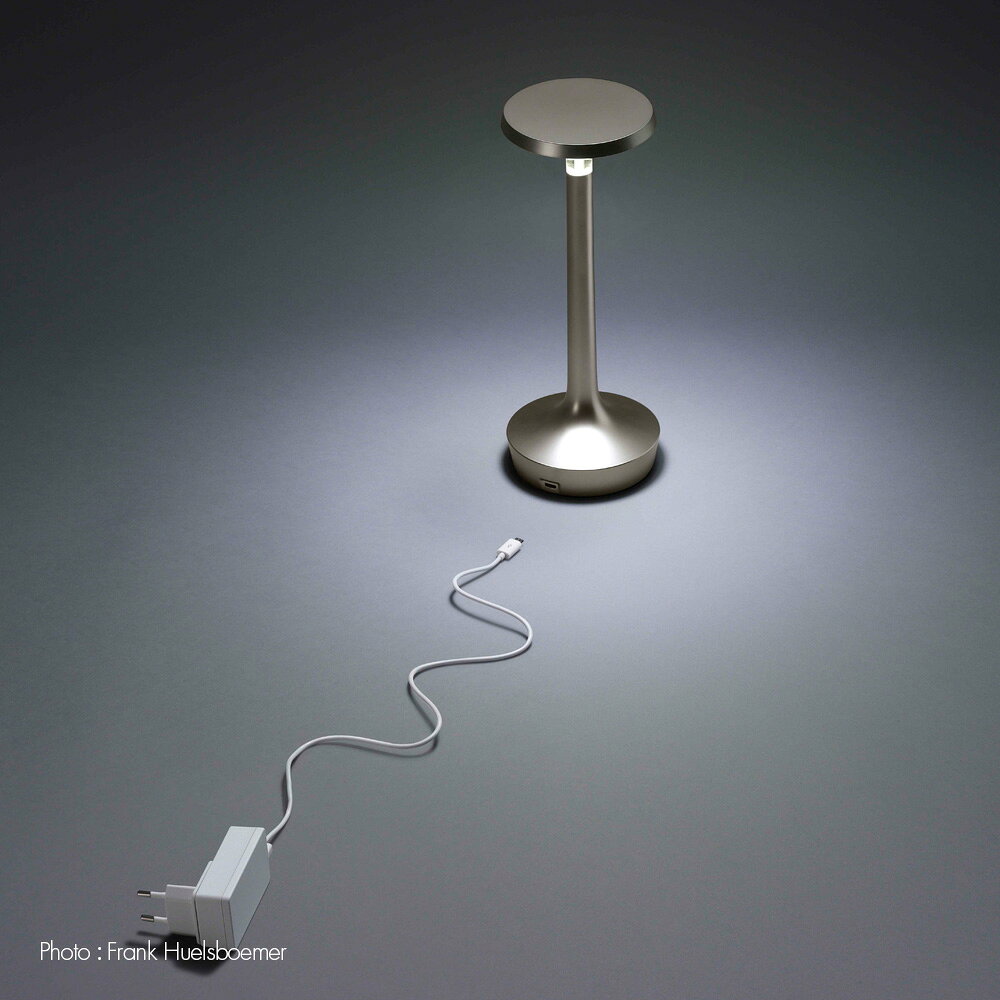 フロス FLOS ボンジュール アンプラグド BON JOUR Unplugged テーブルランプ 充電式 コードレス ベースカラー:ホワイト シェード:クリア デザイン:Philippe Starck フィリップ・スタルク USB シェード 間接照明 イタリア 照明 ライト