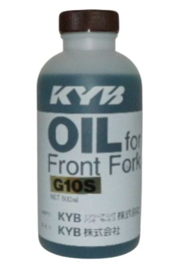 フォークオイル　管理番号：00-1060カヤバFRONT FORK OIL、新品です。フォークオイルの交換目安は5000から10000kmです。商品点数：1点 レターパックプラスでの発送になります。追跡番号ございます。手渡し方式です。受け取りの必要がございます。入金確認の翌営業日までに発送します。G-10S 600mlリアサス性能向上により、フロントフォークにフィーリング不足を感じる場合があります。その際は、KAYABAフロントフォークオイルへの交換をお勧め致します。純正はG5S〜G10S相当が使われていますので、G15S以上への交換をお勧め致します。この商品は航空危険物に該当するため、航空機に搭載できません。配送は陸送や船便となります北海道、東北、新潟、山口、九州、沖縄は最大2日ほど遅くなりますメーカ純正部品を出品いたします。ご希望される部品のメーカ名、品番(パーツNo.)をここからお知らせください。2、3日程度で出品いたします。直接取引ではございません。楽天を経由した安心・安全なお取引です。関連検索はこちら送料消費税込です。あす楽、代引、後払などは追加送料が必要です。