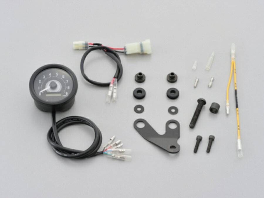 タコメーター　DAYTONA　管理番号：00-P505◆待望のREBEL専用タコメーターキット ◆REBEL250の雰囲気にマッチしたブラックボディのVELONAφ60タコメーターキット ◆ボルトオンで純正スピードメーター左上にバランス良く配置できます ◆メーターは常用回転域で見やすい9000rpm表示 ◆メーターステーは振動対策のためラバーマウントを採用しています ※注意事項※ ・実際には10000rpm超える程度までエンジンは回りますが、常用域の視認性を優先し、9000rpmタコメーターを採用しました ・9000rpm以上の回転数は表示されません ・‘17〜’19モデル用は配線加工が必要です送料消費税込です。代引、後払などは追加送料が必要です。