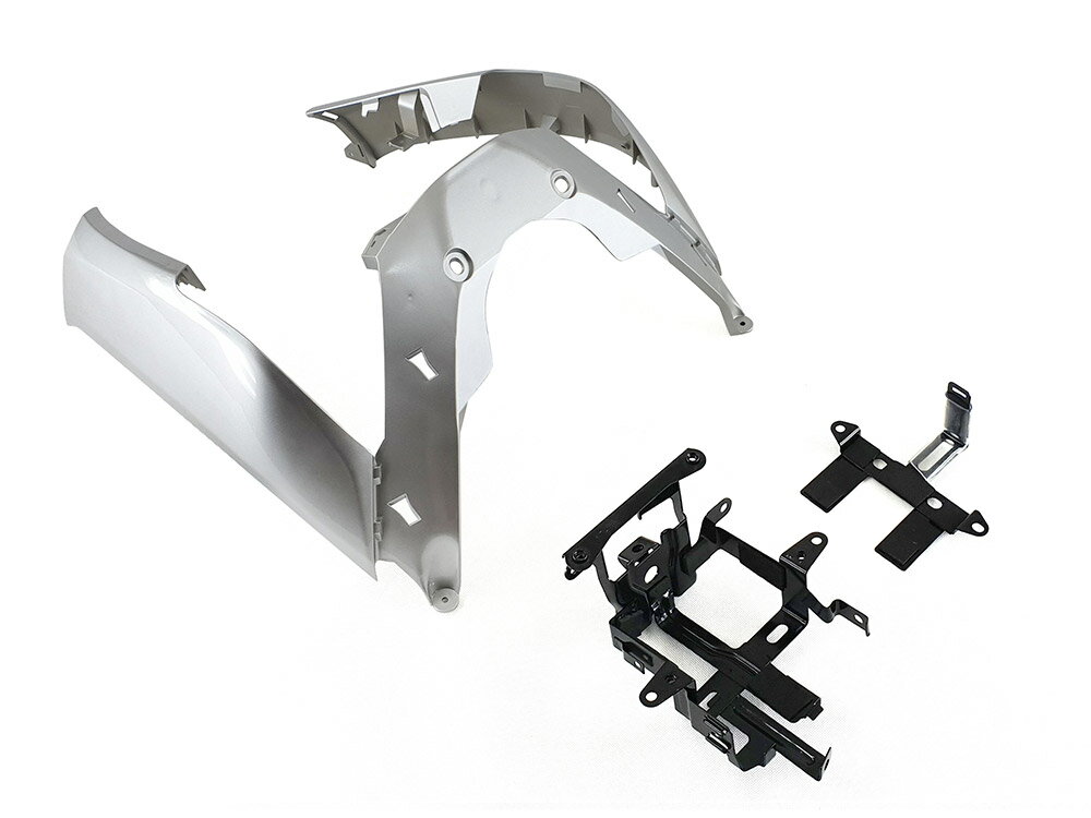 ホンダ SCR110/リード110 海外仕様 フロントカウル 銀色 と バッテリーBOX ステー セ