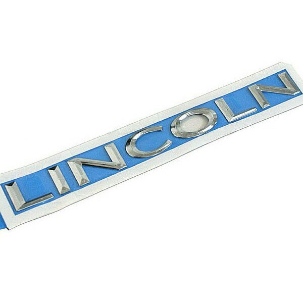 商品情報 &nbsp; リンカーン純正「LINCOLN」ネームエンブレムです。 ■適合車種／03-06y リンカーン ナビゲーター 管理番号　CC/m653 &nbsp; 注意事項 店頭や自社サイトでも販売を行っております。 在庫管理には細心の注意を払っておりますが、品切れを起こしてしまう可能性が御座います。 お急ぎの場合はメール又はお電話で在庫確認をお願いいたします。 品切れの際は納期等お調べいたします。 お探しのパーツが御座いましたらお気軽にご連絡下さい。 ご購入前に必ず　こちら　をご覧ください。 送料区分 A