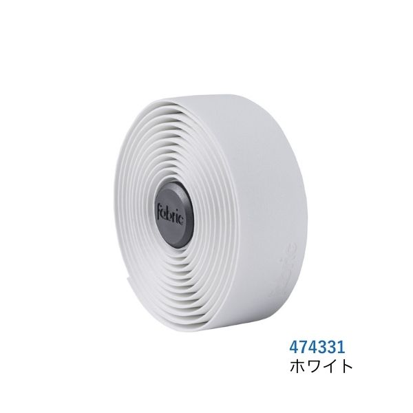 FABRIC ロゴ 軽くてやわらか、全天候対応のハイグリップEVAフォームバーテープ ●軽量フォーム素材による柔らかな握り心地と高いグリップ性能 ●テクスチャ加工による確かなグリップ感と操作性の向上 ●ジェルバックにより振動を効果的に吸収し快適なライドをサポート ●全天候対応でグローブの有無を問わず使用可能 ●付属のバーエンドに至るまで美しく統一感のあるデザイン仕上げ サイズ：＜長さ＞2,000mm / ＜幅＞30mm / ＜厚み＞2.5mm 参考重量：90g（ペア） 素材：EVAフォーム（30% PIR EVA） 付属品：2本セット（テープ） / フィニッシングテープ×2 / バーエンドプラグ×2