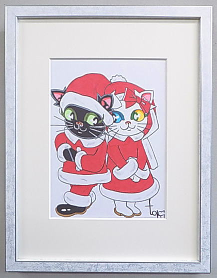 ○ショップコメント 異色のイラストレーターの描くユニークな猫作品 作品名 クリスマス 作家名 tochi（トチ） ○作品詳細 作品の種類 プリントに手彩色 作品サイズ 17.5X24.0センチ 作品の詳細 プリントに手彩色 額縁サイズ 31.0X41.0センチ 額縁の詳細 木製額縁/マット/アクリルガラス ○作家プロフィール tochi（トチ）略歴 絵画専門学校で学んだ後、イラストレーターをしながらヴィヴィアン・ウエストウッドやキーン・エトロ等との交流を持つ。 2017年に脳卒中に倒れ利き手を含む右半身の麻痺に直面したが、現在は左手のみで描いている。