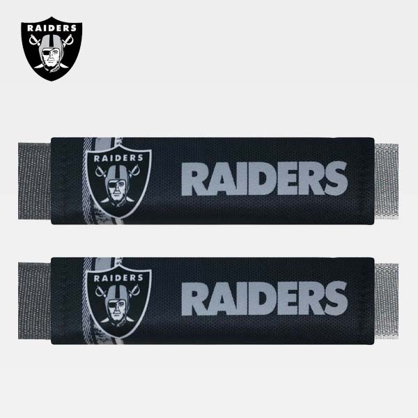 RAIDERS RAIDERSのシートベルトパッドです。 2枚ワンセットです。 マジックテープを外しシートベルトに巻きつけるだけの簡単装着！！ ■平置き実寸サイズ　全長：約24.0cm×幅：約6.0cm ■素材　ポリエステル100％ ※この商品は輸入品の為、糸のほつれや目立たない汚れ・中の縫製など縫い目が荒い部分がある場合がございます。 ※入荷時期により、予告なくデザインが一部変更となる場合がございます。ご了承ください。 ※ネコポス便OKレイダース特集はこちらから！！ スポーツチームグッズ特集はこちらから！！