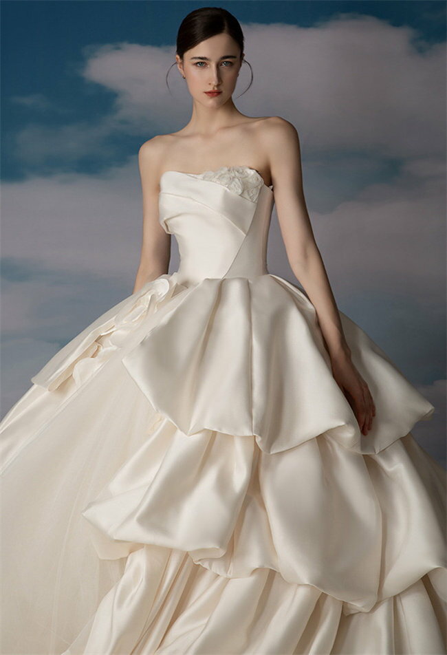 ウェディングドレス　Aライン ロングドレス イブニングドレス　ビスチェ　高品質　床付きタイプ/トレーンタイプ　 編み上げタイプ　s〜xxl　Wedding Dress　お花嫁　結婚式　旅行撮影演出　レディースウェディングドレス　エレガント　パーティードレス　二次会ドレス