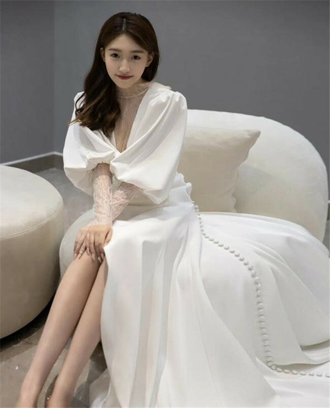 ホワイト　 ウェディングドレス　Aライン　長袖　袖あり ロングドレス ウェディングドレス レース 素地 ファスナータイプ　xs〜2xl　Wedding Dress　お花嫁　結婚式　旅行撮影演出　レディースウェディングドレス ボタン飾　床付きタイプ　トレーンなし