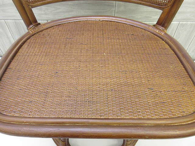 【中古】 ラタン 肘掛け付椅子 回転椅子 パーソナルチェア 籐製     ひじ掛け 一人掛け イス ブラウン 茶色 いす