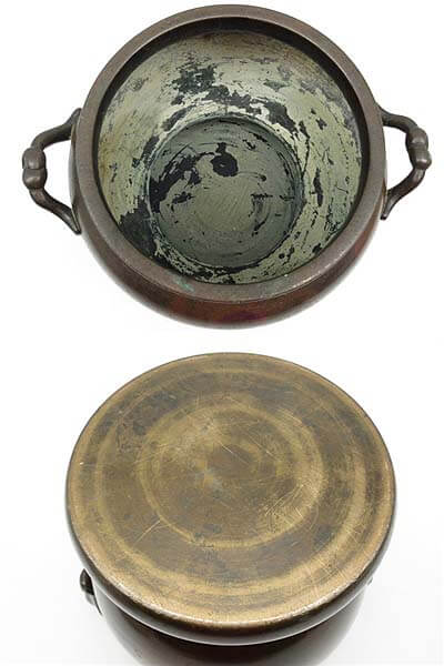 【中古】　金属製　火鉢　金火鉢　灰付き　ミニ火鉢　卓上　真鍮？　　　　　取っ手付き　持ち手付き　耳付き　暖房器具　コンパクト　　　　　当時物　古道具　古民具　火櫃　インテリア　レトロ