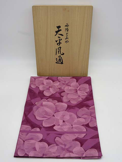 【未使用品】　西陣とみや　名古屋帯　風通織　開き仕立て　桐箱入り　　　　　　　花模様　六通柄　赤..