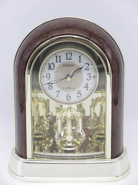 【中古】　シチズン　電波置時計　4RY656　アナログ時計　ゴールド×ブラウン　　　　　CITIZEN　電波時計　ステップ秒針　金　石目調　クォーツ　上品