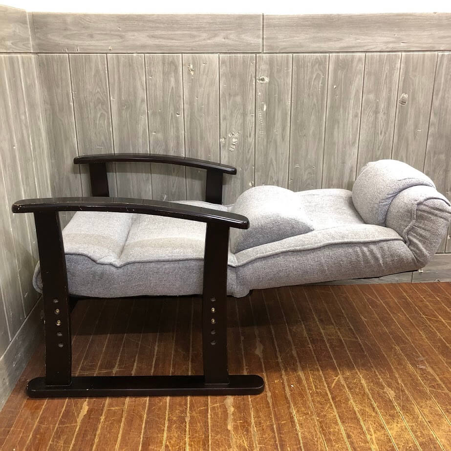 【中古】 リクライニング高座椅子 グレー 肘掛け付き リクライニングチェア 高座椅子 1人掛け クッションチェア 高さ調整可 一人用 椅子 イス チェア 座椅子 座敷 リクライニング高座椅子 中古