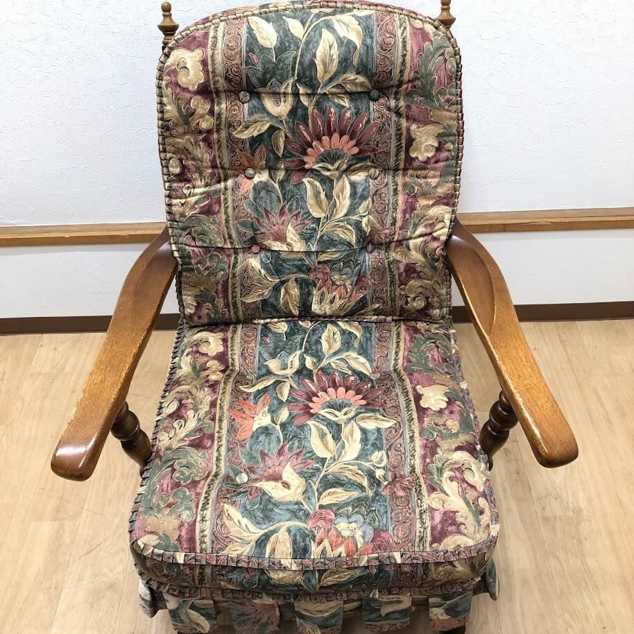 リビング館 楽天市場店の【中古】 キツツキマーク アームチェア クラシカル 花柄 ファブリックチェア 肘掛け付き ラウンジチェア HIDA 飛騨産業 一人掛け 布張り パーソナルチェア ソファ キツツキ 中古｜アングル2