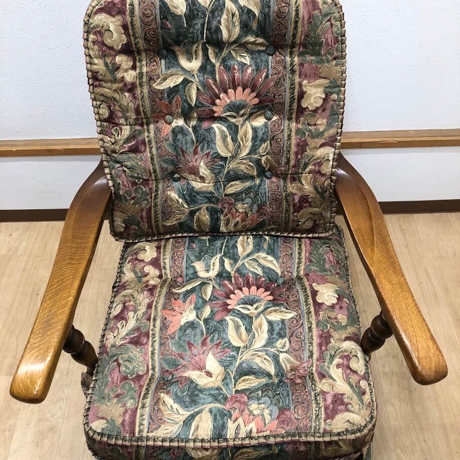 【中古】 キツツキマーク アームチェア クラシカル 花柄 ファブリックチェア 肘掛け付き ラウンジチェア HIDA 飛騨産業 一人掛け 布張り パーソナルチェア ソファ キツツキ 中古 [2]