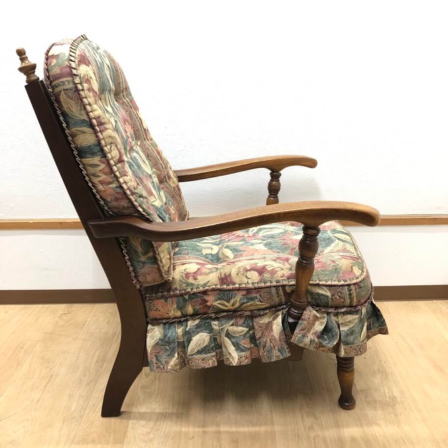 【中古】 キツツキマーク アームチェア クラシカル 花柄 ファブリックチェア 肘掛け付き ラウンジチェア HIDA 飛騨産業 一人掛け 布張り パーソナルチェア ソファ キツツキ 中古 [3]