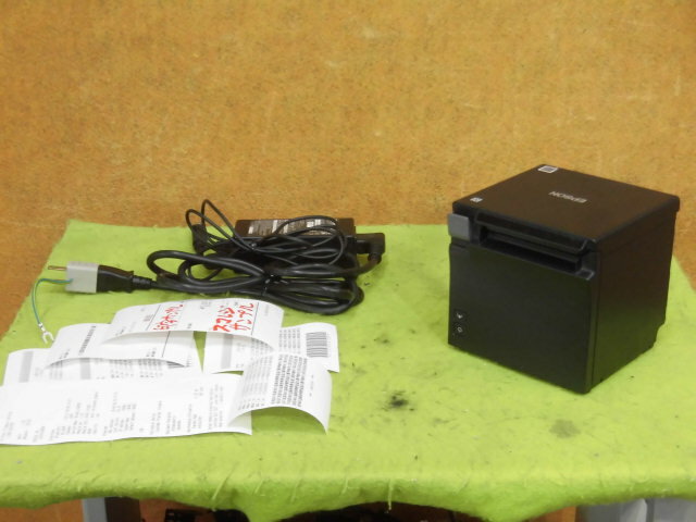 【中古】EPSON TM-m30（黒） サーマルレシートプリンタ 印字幅：80mm Bluetooth/有線LAN/USB接続 スマレジ対応！ 簡易チェック 印字確認済み ◎ACアダプタ付き ▼やや訳あり 裏ブタ無し [b12982]