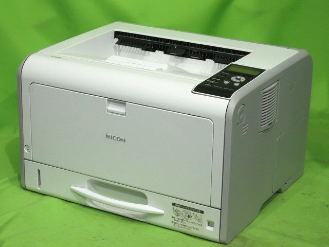 ＊お知らせ＊ 返品・返品の送料・手数料について。 初期不良の場合は、当社で負担いたします。 トナー・ドラム等の消耗品につきましては、保証対象外となります。 詳しくは、上記、決済・配送・返品の欄にある’返品について’の項目をよくお読みください。 不明な点につきましては、お気軽にお問い合わせください。 配送方法 　&nbsp;送料無料 (日本郵便-ゆうパック) メーカー 　RICOH / リコー 型番 　 　RICOH P 6000&nbsp; 仕様 　A3 モノクロレーザープリンタ&nbsp;&nbsp; &nbsp;★ 最大用紙サイズ = A3 &nbsp;★ 給紙 = 1段 および 手差し&nbsp; &nbsp;★ プリント速度 =&nbsp; 33枚/分 (A4) &nbsp;★ インターフェイス = USB、有線LAN接続 &nbsp;★ 大きさ(本体) = 469mm×392mm×286mm (幅×奥行×高さ)&nbsp;★ 両面印刷標準搭載 &nbsp;★ 対応トナー型番 = RICOH SP トナー 6400系&nbsp; &nbsp; 対応ドラム型番 = RICOH SP ドラムユニット&nbsp;P 6000 &nbsp;★ 仕様詳細はメーカーページご参照ください。 商品個別状態 　&nbsp; ○ 印刷枚数 (カウンター)&nbsp;=&nbsp;&nbsp;使用少5417&nbsp;枚 ! 　（ 出荷前最終チェック時に若干上昇します ）&nbsp;&nbsp;&nbsp;&nbsp;&nbsp;&nbsp; 　 &nbsp;○ 動作確認&nbsp;=&nbsp; 　特に問題なく印刷できているようでした。　 　有線LAN接続でのテストプリント済みです。 　ドライバはメーカーHPよりダウンロードしました。 &nbsp;○ 消耗品（保証対象外）&nbsp;&nbsp;＝&nbsp;&nbsp;&nbsp;写真ご参照ください。 　　残量概ね良好表示です。 　 &nbsp;○ 外観&nbsp;=&nbsp;&nbsp;&nbsp;使用感、中古感ご容赦ください。 　　外装多少擦り傷ございます。 　　　 &nbsp;○ 付属品&nbsp;= 電源コードのみ &nbsp;(ドライバはメーカーHPよりダウンロード可能です。) ＊多少のヤケ、細かな傷につきましては、中古品のため予めご了承お願いします。 ＊清掃につきましては、簡易な清掃となります。 ＊設定、メンテナンスに関するサポートは一切行っておりません。 【管理番号】b16491