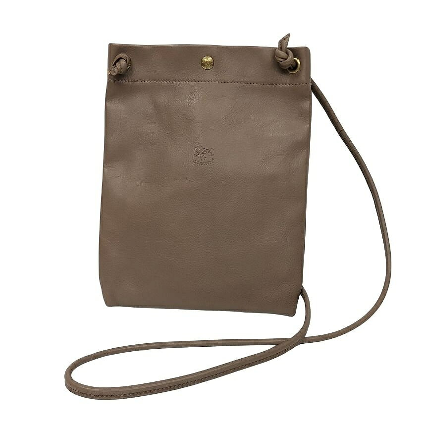 【商品名】 IL BISONTE イルビゾンテ ショルダーバッグ ポシェット サコッシュ 54192305310 aq13203 【ブランド】 IL BISONTE イルビゾンテ 【サイズ】 約W20×H26cm ※採寸は全て弊社スタッフが手作業で行っており、公開サイズとの間に多少の誤差が生じる場合がございます。予めご了承下さいませ。 【素材】 レザー 【カラー】 グレー 【付属品】 保存袋 【状態（ランク）】 A [NR]…未使用品（新品・新古品含む）※展示・保管等で色焼け、小傷等ができてしまった物もございます。 [S]…美品(使用はしているが数回程度で使用感が少ないもの。) [A]…小・中の傷や汚れのみられる中古品だが、コンディションの良い商品。 [B]…小・中の傷や汚れなどが見受けられる使用感のある品。 [C]…使用感や傷・劣化などが目立つ品。 ※なお、【SA】・【AB】等のランク表記は、 上記に記載しています各ランクの中間程度のコンディションと御理解下さい。 ※商品のランクはあくまでも当店の基準となりますのでご了承下さい。 弊社取り扱い商品はお客様からお譲り頂いたUSED商品（中には新品、未使用品も御座います）が主になりますので、 微細な状態にこだわるお客様はご注文をお控え下さいますようお願い致します。※商品のランクはあくまでも当店の基準となりますのでご了承下さい。 弊社取り扱い商品はお客様からお譲り頂いたUSED商品（中には新品、未使用品も御座います）が主になりますので、 微細な状態にこだわるお客様はご注文をお控え下さいますようお願い致します。 【商品説明】 フラットな縦長フォルム、スリムなショルダーベルトがシンプルで洗練された印象のレザーバッグ。開口部はスナップボタン仕様で、中身の出し入れもスムーズ。フロントにはブランドロゴの型押しがほどこされています。　仕様：スナップ開閉 MADE IN ITALY 定価：49500円