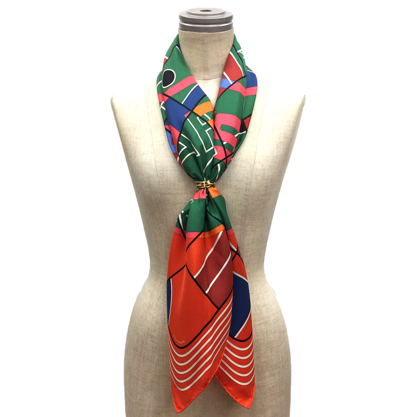 セール　希少　HERMES　エルメス 　スカーフ　カレ90　HERMES SPORT　エルメスのスポーツ　CAPUCINE/VERT/BLEU　シルク100％【未使用】【新古品】【中古】エルメス　シルクスカーフ　メンズ　レディース　男女兼用　ユニセックス　aq8101