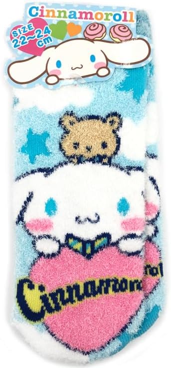 ☆★☆もこもこ ルームソックス 靴下 くるぶし シナモロールハートロゴ☆★☆ もこもこあったかい靴下で足元を可愛く♡ ●サイズ：約22cm~24cm ●素材：綿、ポリエステル、ポリウレタン ※掲載画像と実商品のカラーが若干異なることがございます。 ※掲載画像は撮影用のサンプル商品ですので、別の画像を使用している場合があります。 ※各種加工の状態は商品によって多少異なります。 ※実測値のため、多少の誤差はご容赦ください。 No.104.001.003 もこもこ ルームソックス 靴下 くるぶし シナモロールハートロゴ