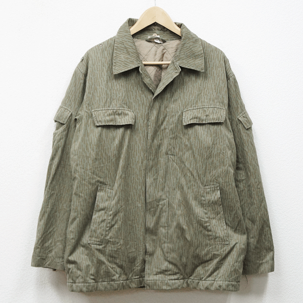 【中古】新品同様◆実物 東ドイツ軍 NVA レインドロップカモ 中綿入り フィールドジャケット ヴィンテージ 防寒 アウター ミリタリー 迷彩 カモフラージ USED 古着 VINTAGE