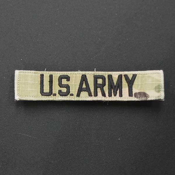 実物 米陸軍 BDU マルチカムジャケットに付けるベルクロ付部隊章！ BDUジャケットには左胸にベルクロが付いていますので 簡単に取り付けられます。 面倒な縫い付けは不要です。 使用感がありますが、特に目立つダメージはありません。 サイズ 12.5×2.5cm