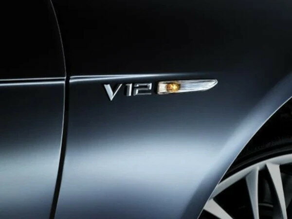 BMW 純正 E65 E66 E67 7シリーズ V12 フロント フェンダー エンブレムバッジ クローム メッキ 51147033256