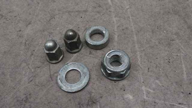 バイクパーツ プレスカブFI AA01-1710xxx の マフラーボルト *1412567146 【中古】【送料込】