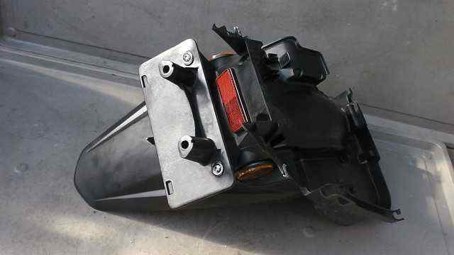 バイクパーツ　ディオ125　LALTCJU06B3065xxx　の　リアフェンダー *1419217502　【中古】【送料込】