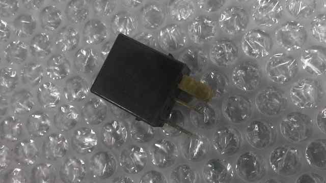 バイクパーツ　アドレス 110 4ST　CE47A-100xxx　の　リレー *1628125675　【中古】【送料込】